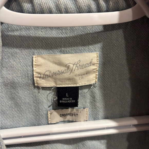 Universal Thread Light Wash Jean Jacket - Picture 4 of 5
